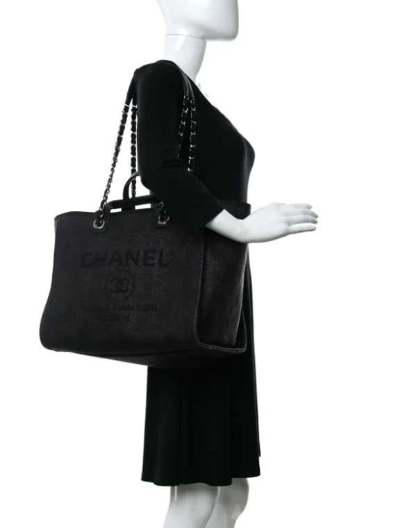 CHANEL | Small shopping bag Black