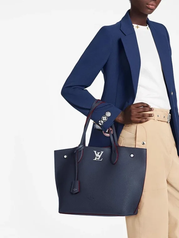 Louis Vuitton M52759 Lockme Go