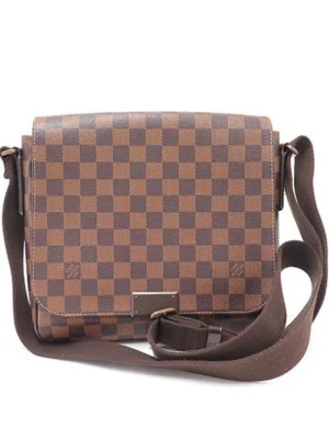 Louis Vuitton District PM N41213