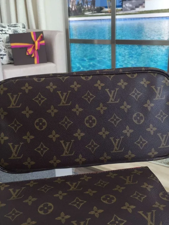 Louis Vuitton Neverfull MM Bag Monogram Canvas M40996