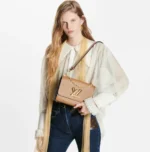 LOUIS VUITTON M21120 Twist MM