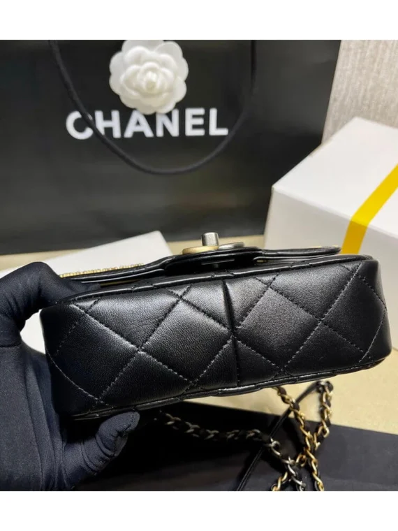 Chanel CC Pearl Coin Card Holder with Chain Quilted Caviar