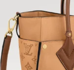 Louis vuitton M20633 On My Side MM