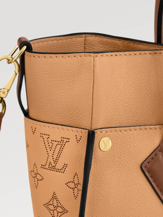 Louis vuitton M20633 On My Side MM