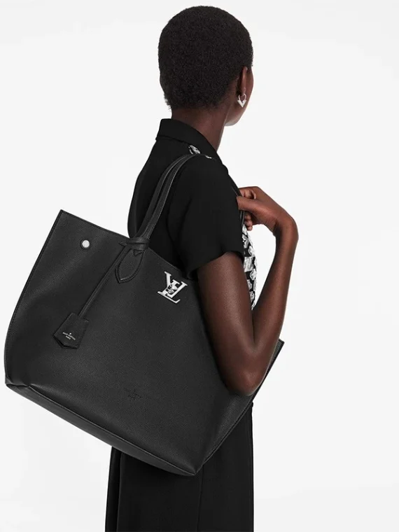 Louis Vuitton M55028 Lockme Go